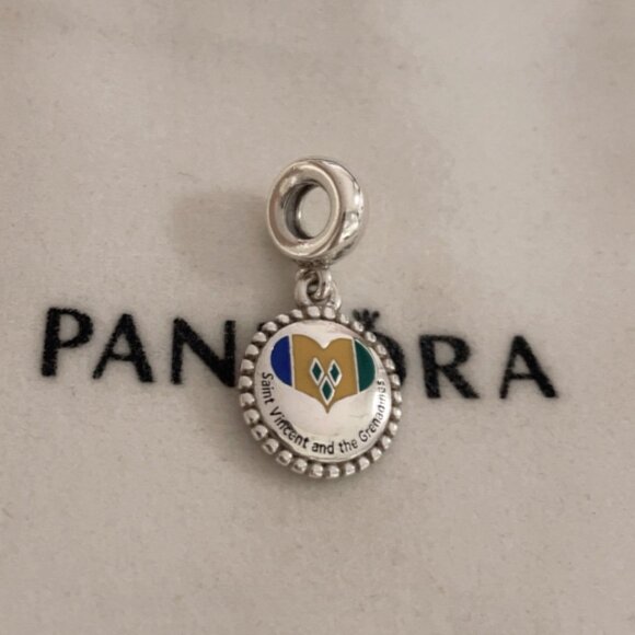 Pandora Saint Vincent and the Grenadines Flag Exclusive Charm Pendant - Picture 1 of 4